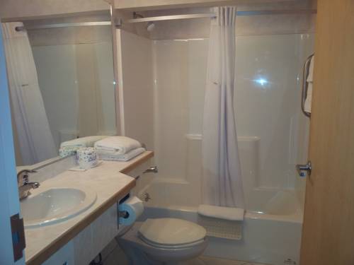 Days Inn By Wyndham Shelburne Burlington - photo 7