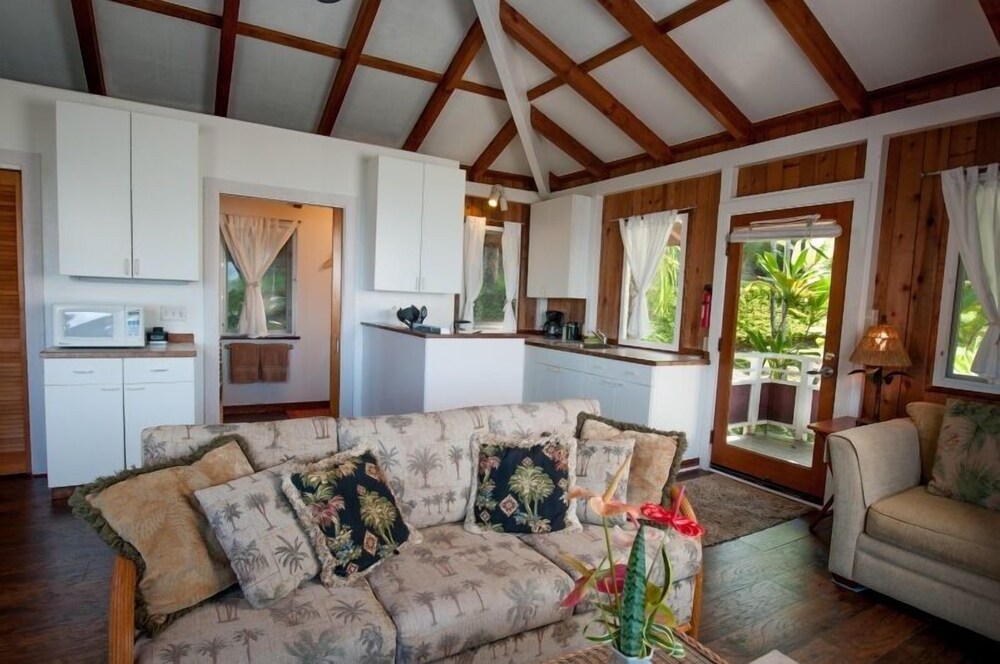 Hale Kukui Orchard & Cottages - photo 17