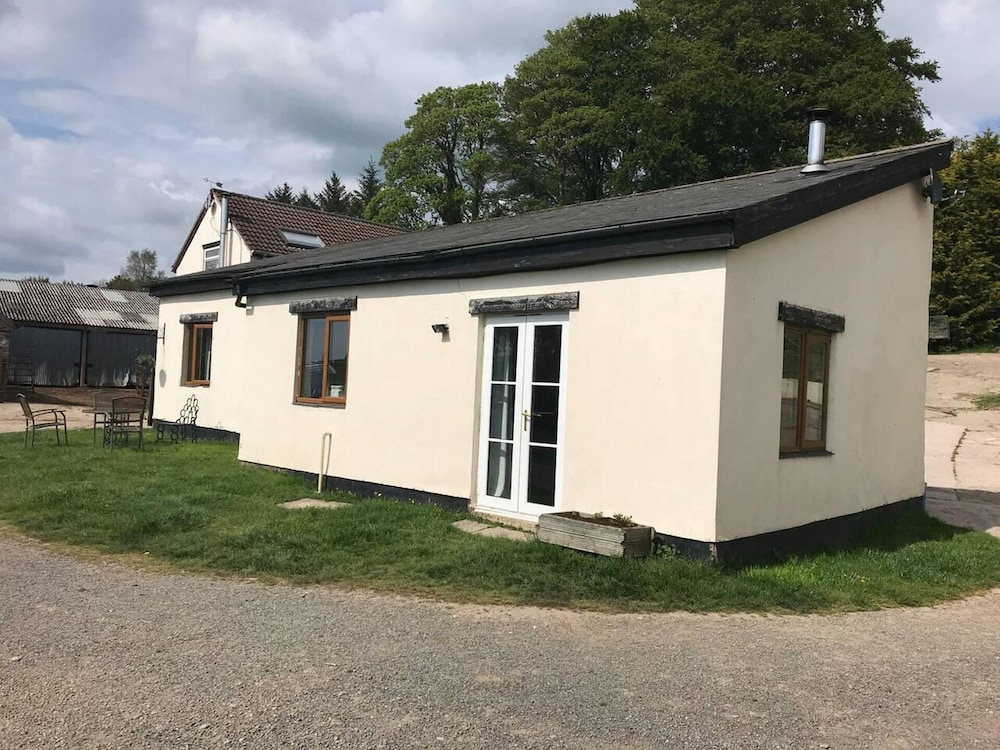 Charming 2 Bed Apartment on Exmoor — 4-Star Luxury Hotel in Minehead, United Kingdom
