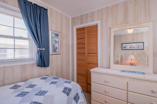Dip Inn by Oak Island Accommodations - photo 23