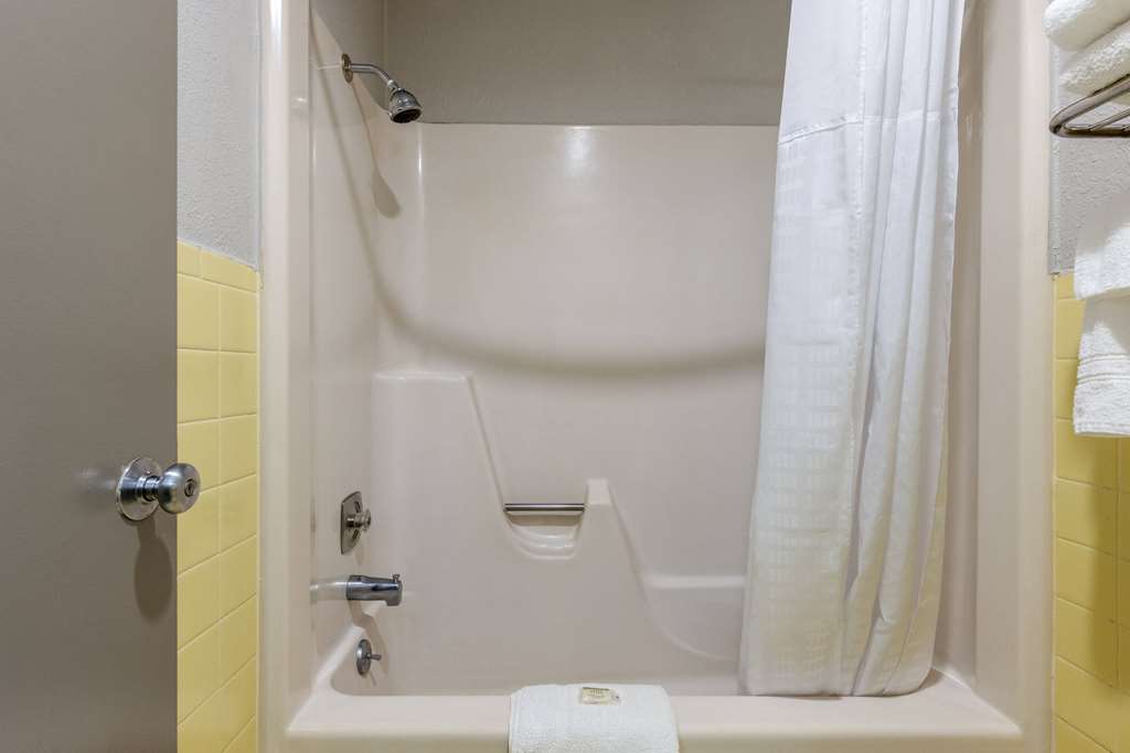 Days Inn by Wyndham Lincolnton - photo 18
