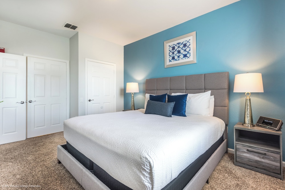 Stunning Top Floor Condo next to Clubhouse — 4-Star Luxury Hotel in Orlando, United States