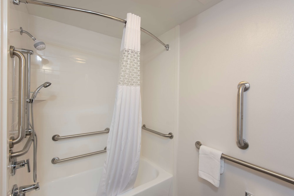Hampton Inn Grand Rapids South - photo 22