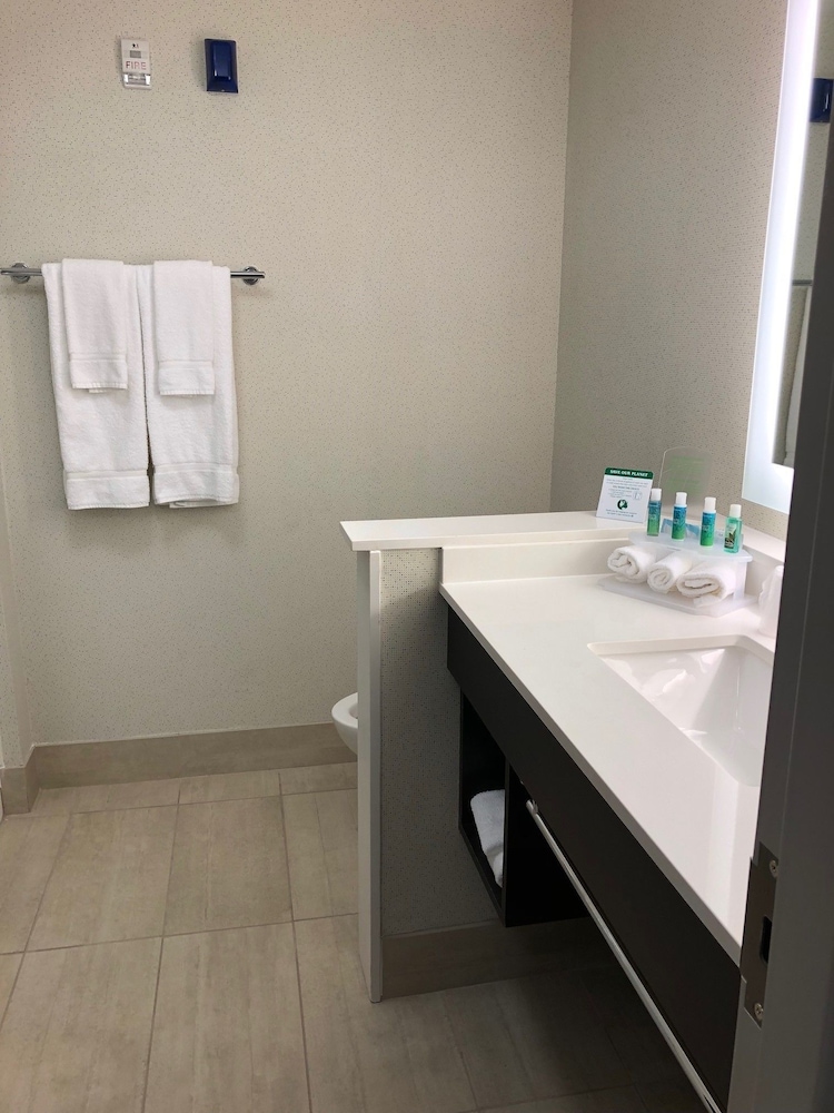Holiday Inn Express & Suites Marietta by IHG - photo 27