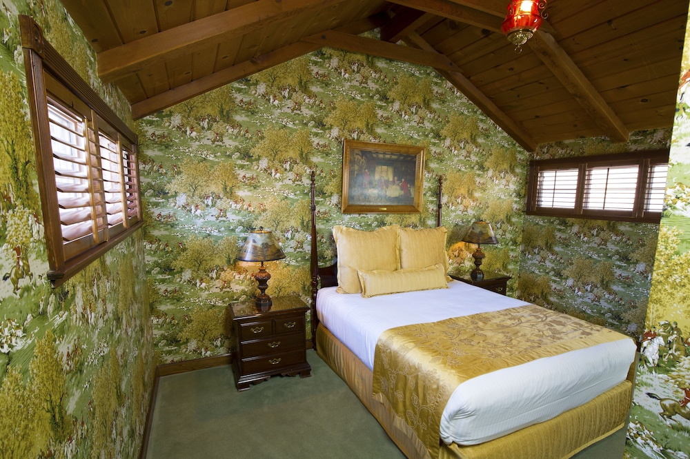 Madonna Inn - photo 91