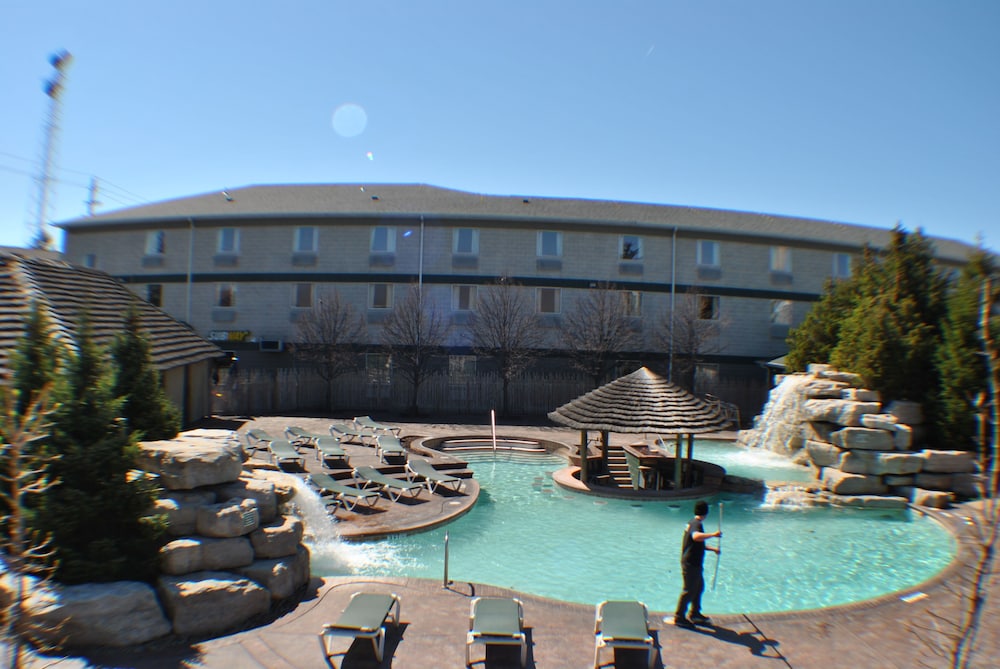 Commodore Resort - photo 54