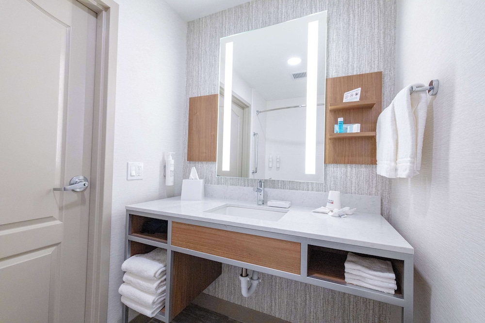 Hilton Garden Inn Lakewood - photo 42