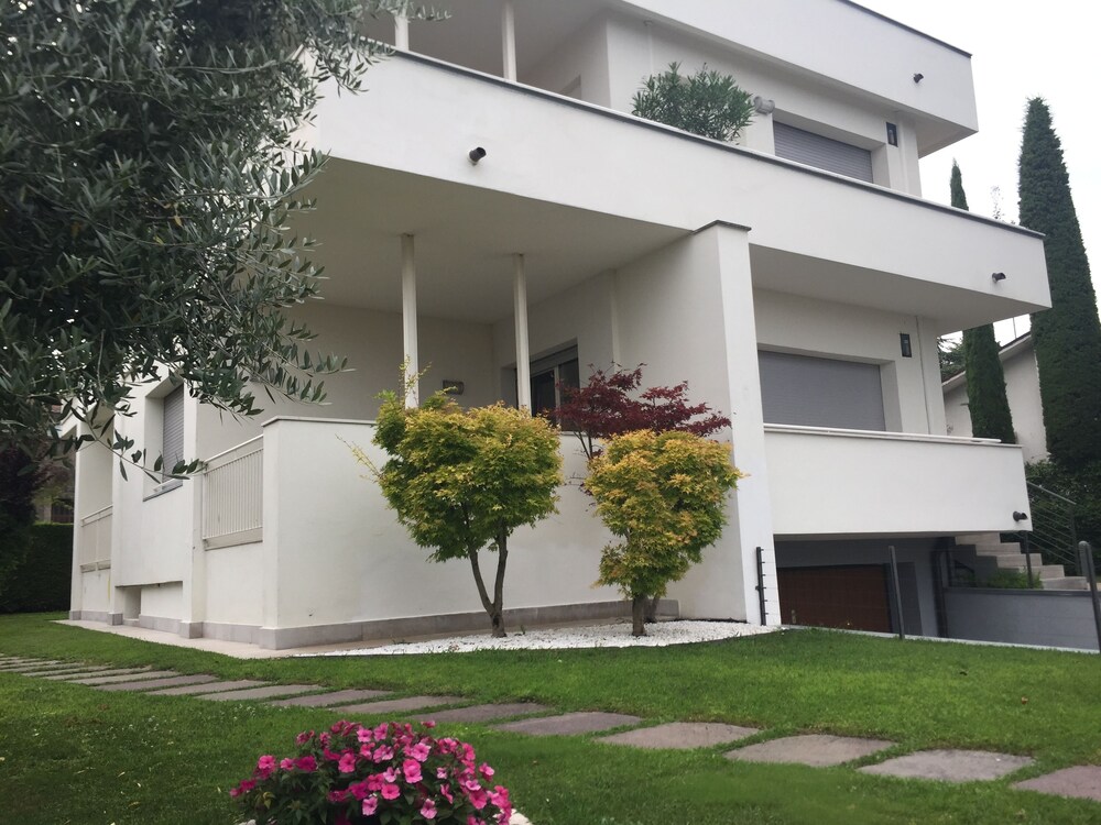 B&B Il Giardino Segreto — 4-Star Luxury Hotel in Peschiera Del Garda, Italy