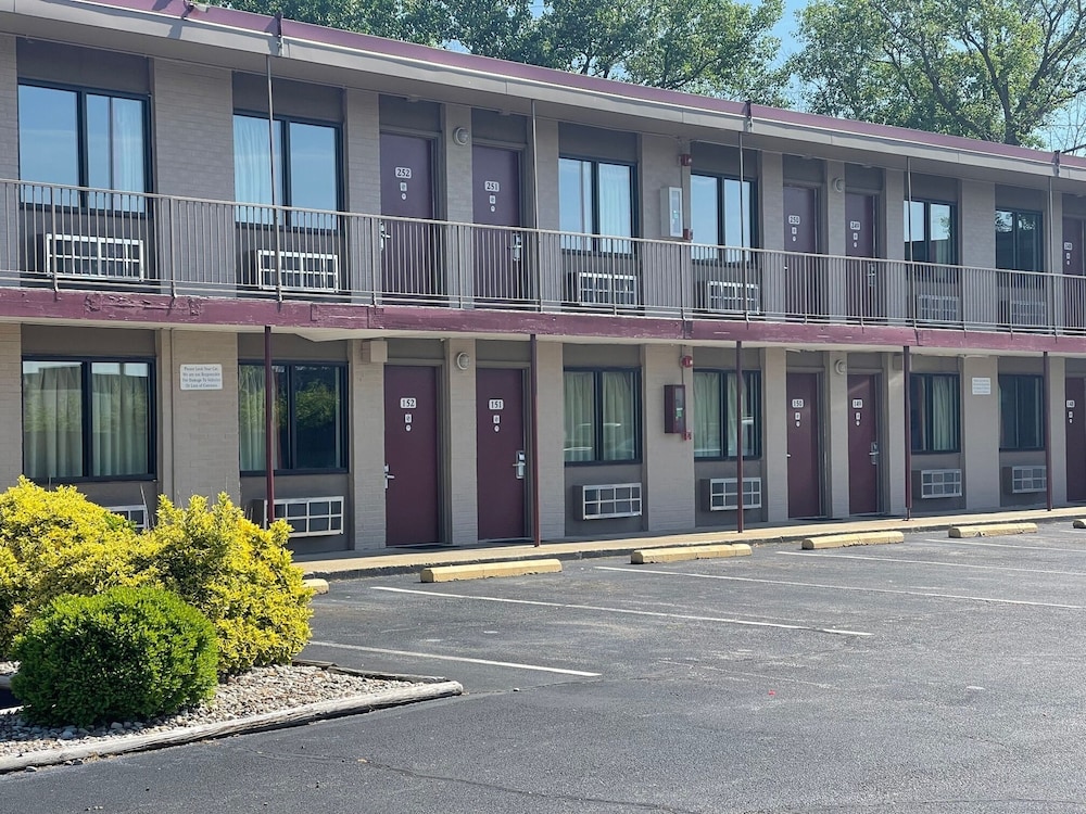 Motel 41 Evansville IN - photo 27
