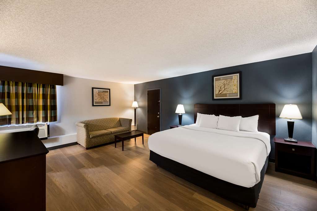 Suburban Studios San Angelo near Convention Center - photo 18