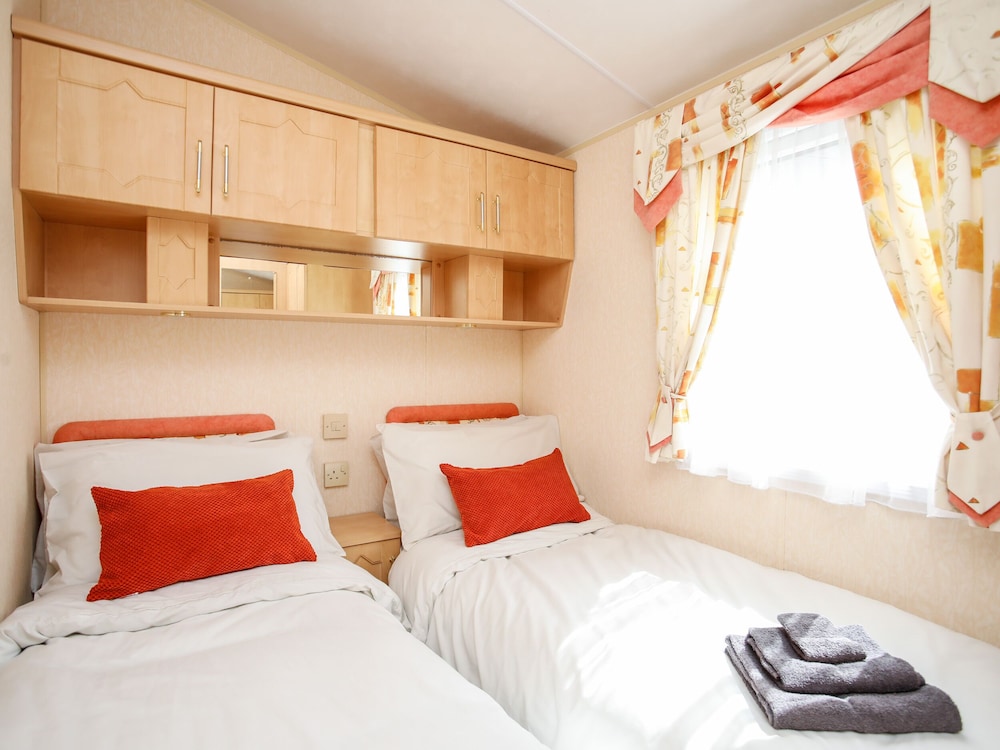 Bryn Hyfryd Caravan — Beaumaris — photo 5