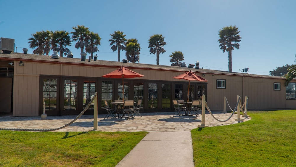San Simeon Lodge - photo 48