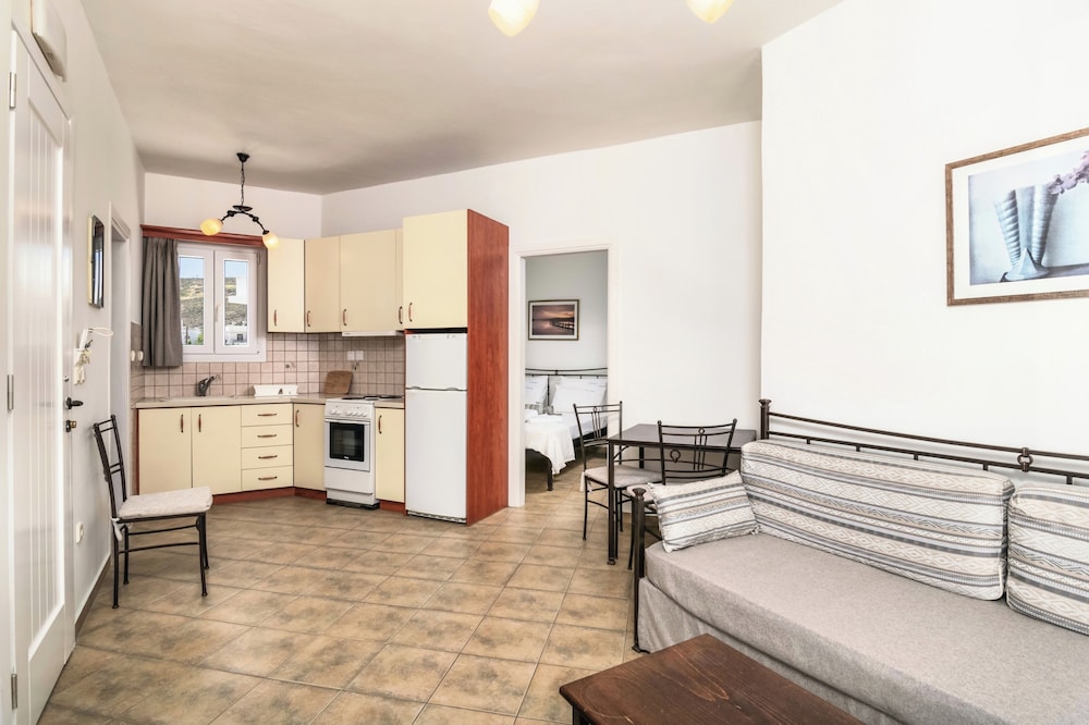 Livanios Studios — hotel in Milos