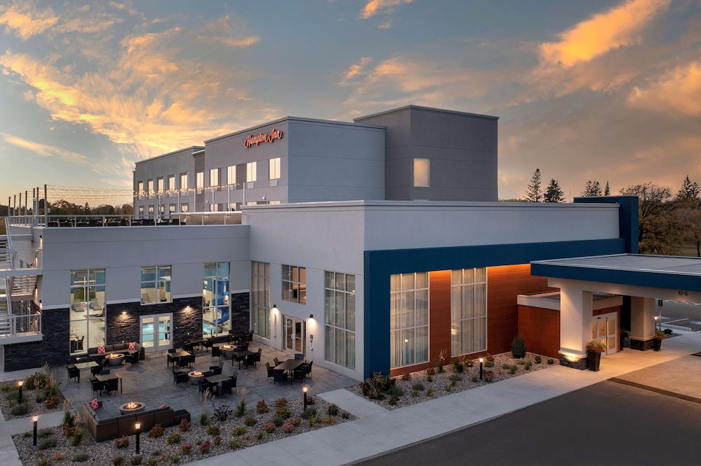 Hampton Inn Warroad MN - photo 36