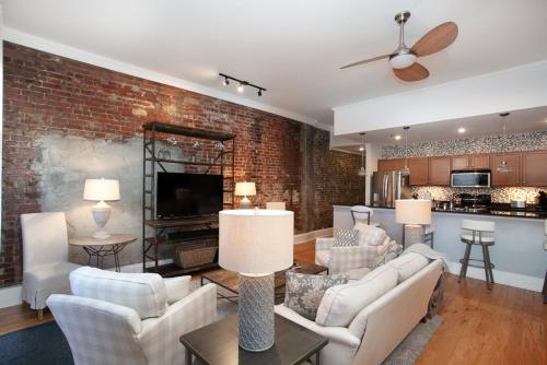 The Quiet Old City Hideout — 4-Star Luxury Hotel in Knoxville, United States