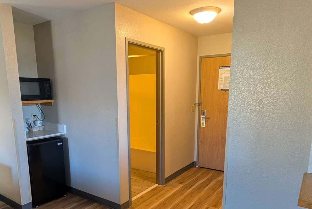 Days Inn & Suites by Wyndham Castle Rock - photo 20