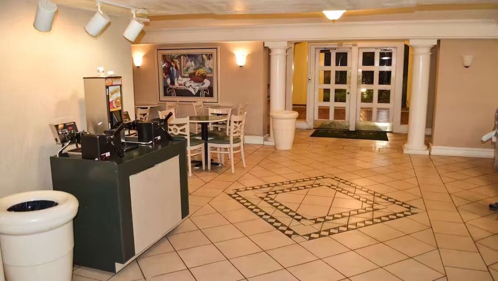 Magnuson Hotel Texarkana - photo 3