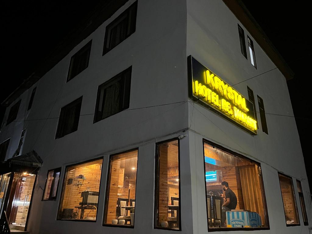 Krystal Hotel in Udhampur, India