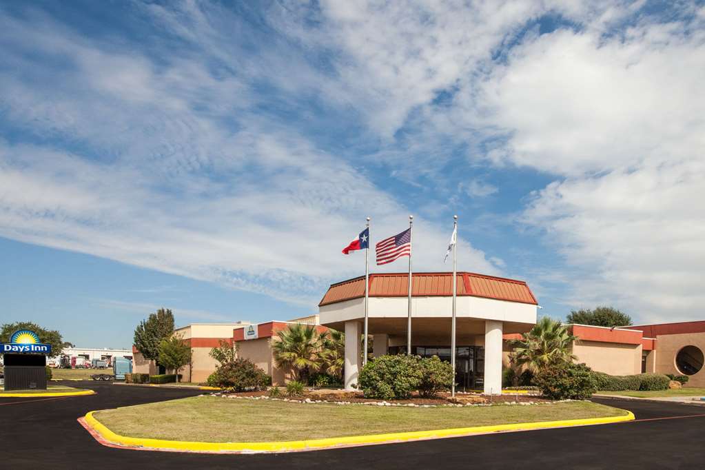 Days Inn by Wyndham Sherman — hotel in Sherman