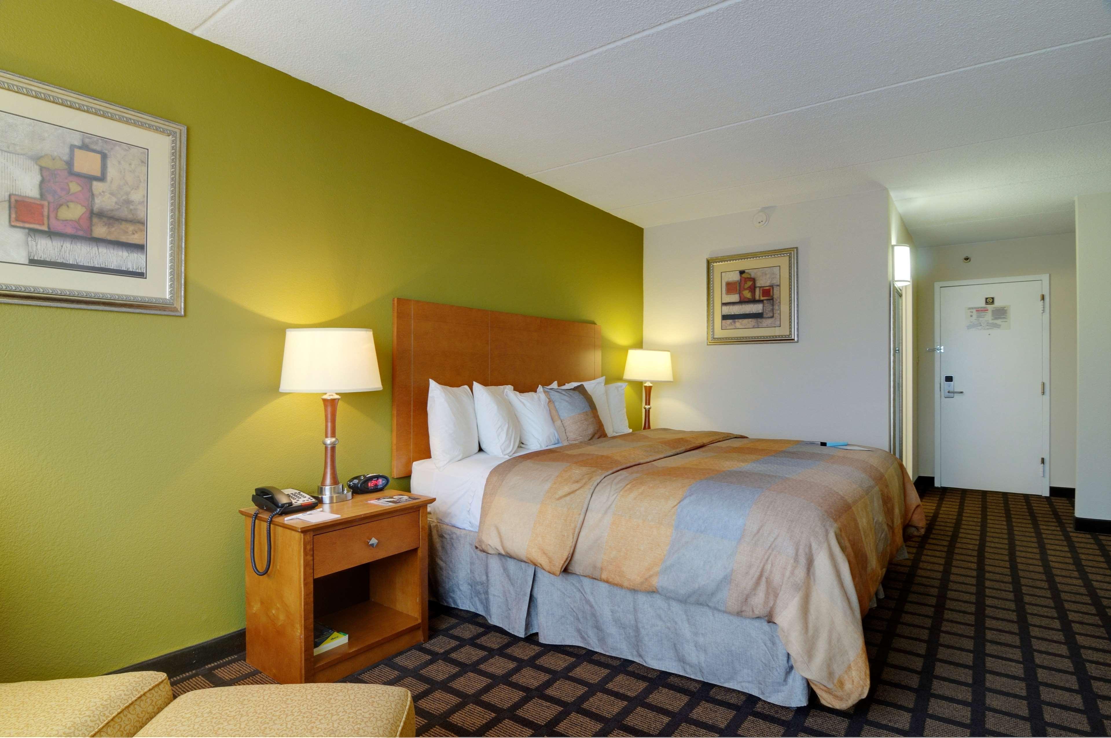 Best Western Plus Chicago Hillside - photo 13