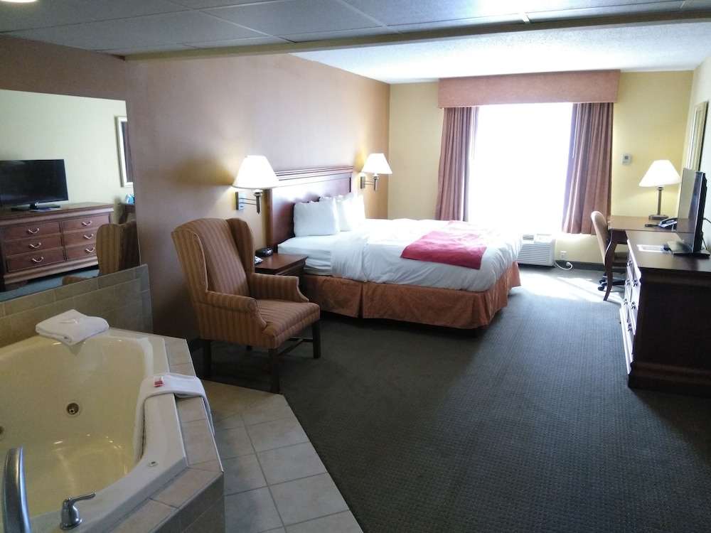 Baymont by Wyndham Clinton - photo 6