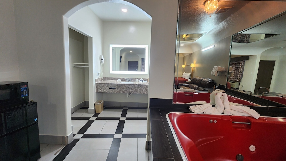 Scottish Inns & Suites Sam Houston Pkwy - photo 15