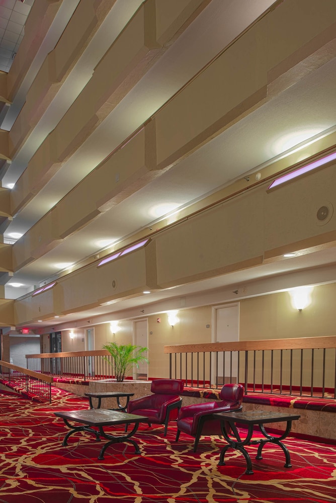 MCM Eleganté Hotel & Suites - photo 46
