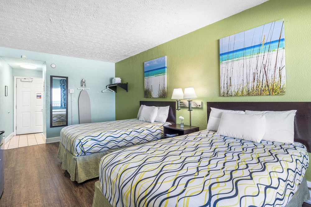 Boardwalk Beach Hotel - photo 11