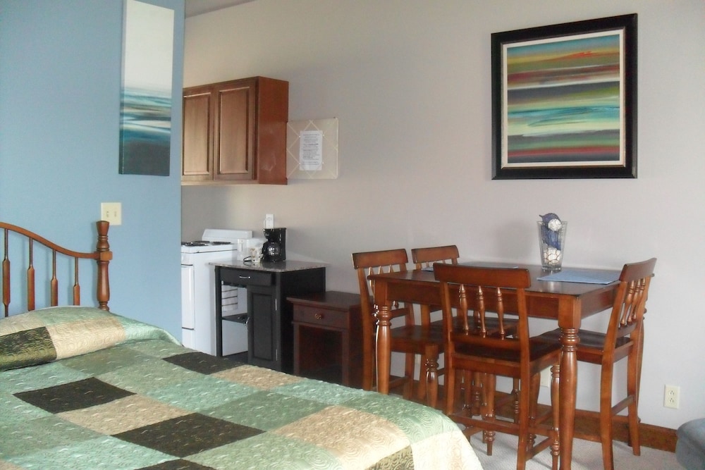 Spruce Hill Inn and Cottages - photo 5