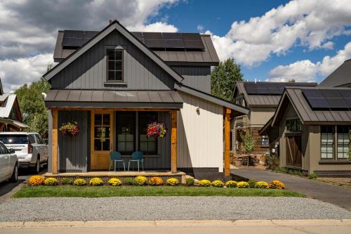 Academy Place Valerian — Crested Butte