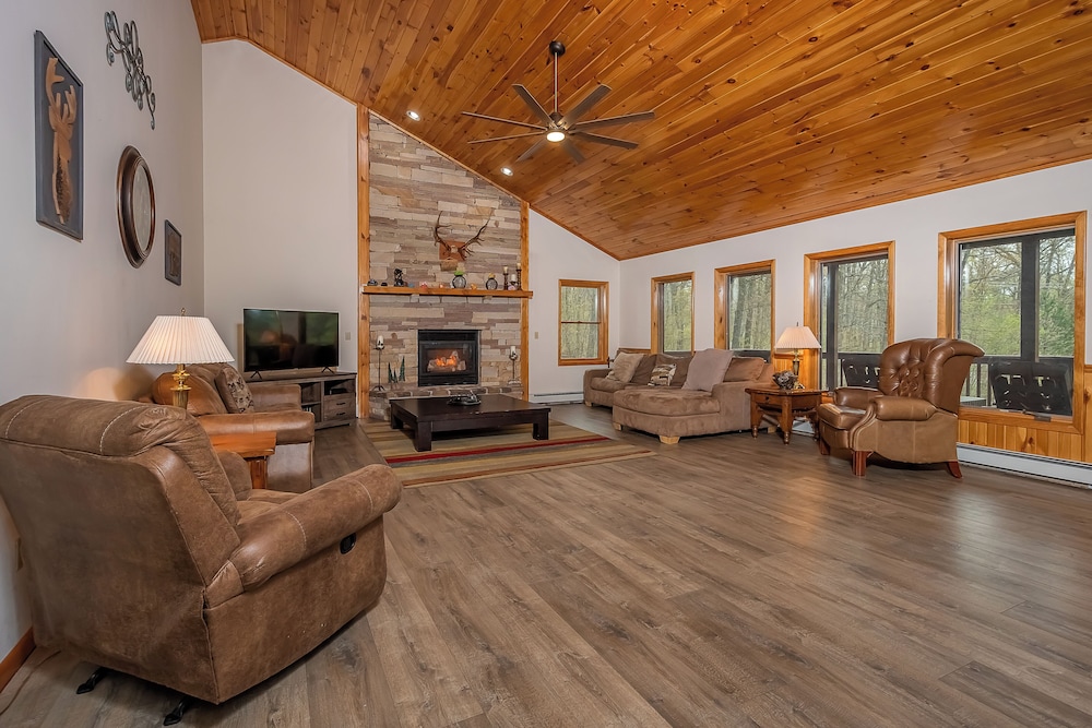 Fairway Breeze - carbon neutral hotel in Mchenry