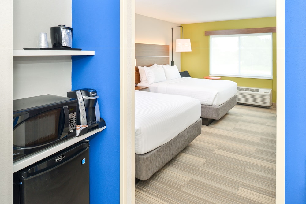 Holiday Inn Express & Suites Salem by IHG - photo 19