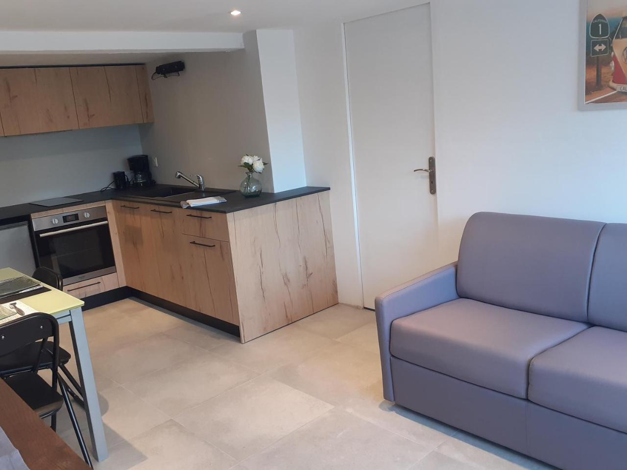 Logement Entier 4 Personnes Villefranche Sur Saone in Villefranche-Sur-Saone, France