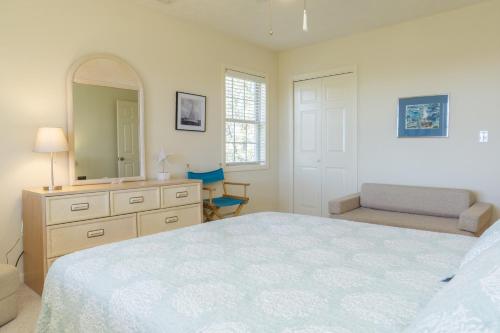 Pelican Palace by Oak Island Accommodations - photo 3