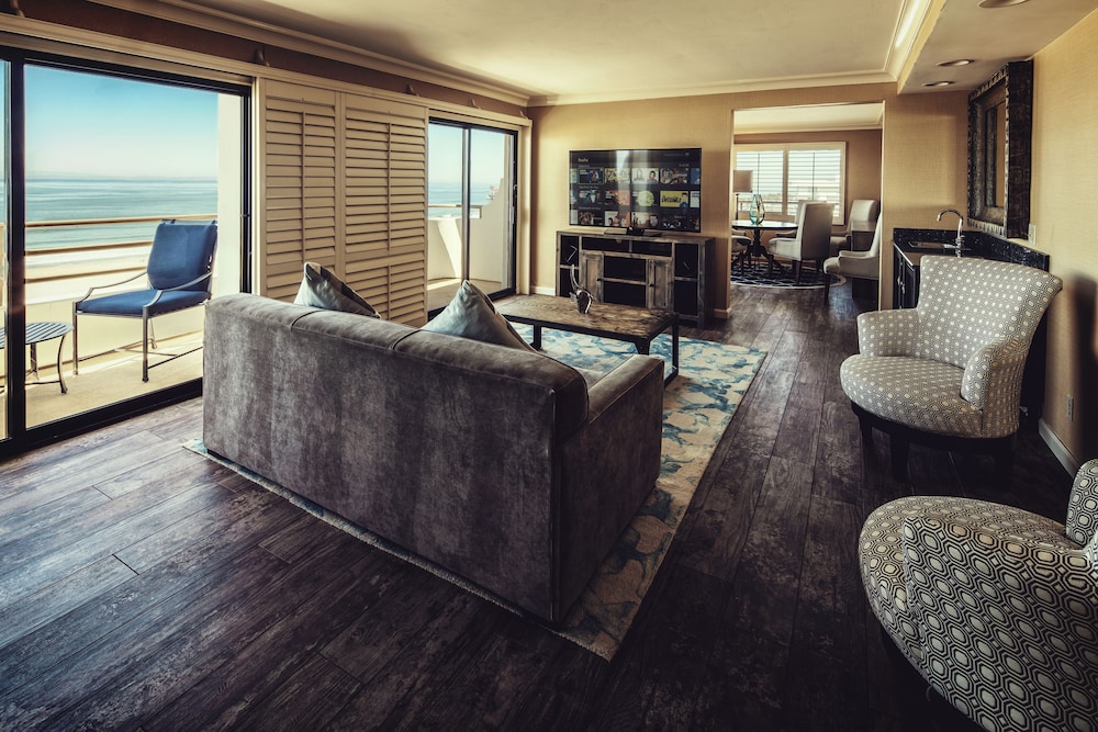 The Waterfront Beach Resort A Hilton Hotel - photo 94
