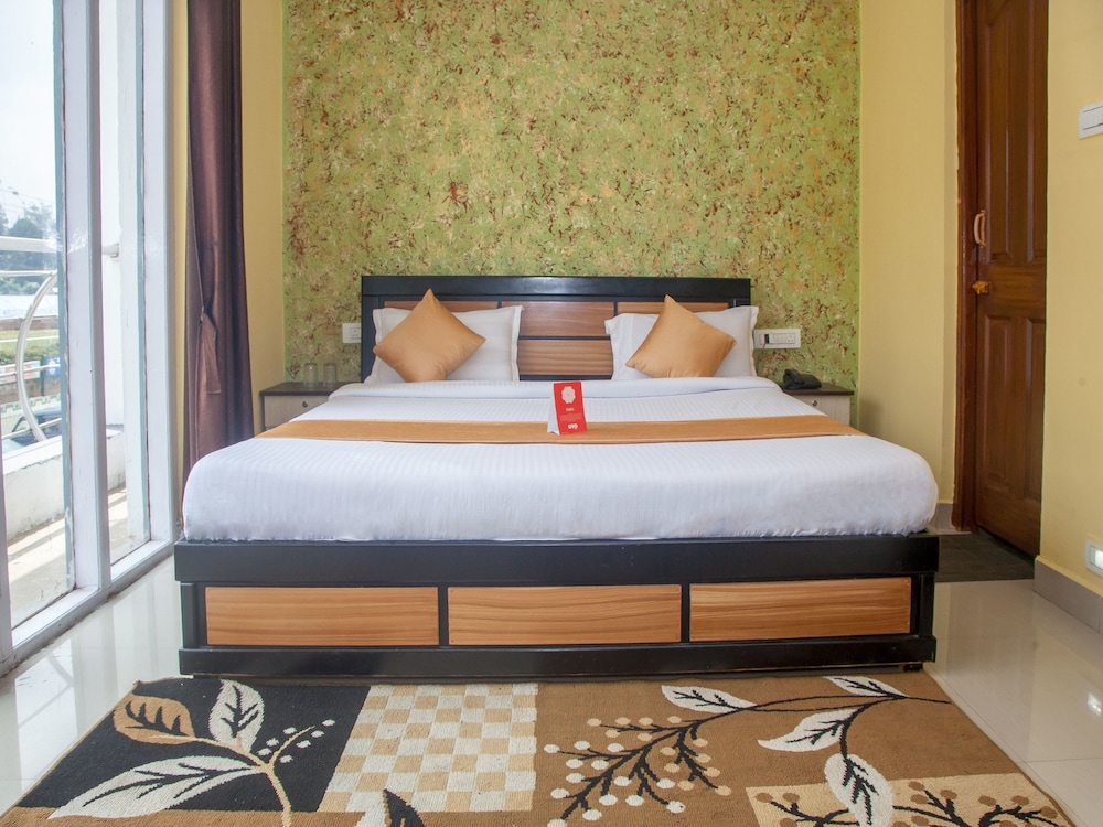 Oyo 10673 Time Palace Residency - carbon neutral hotel in Ooty