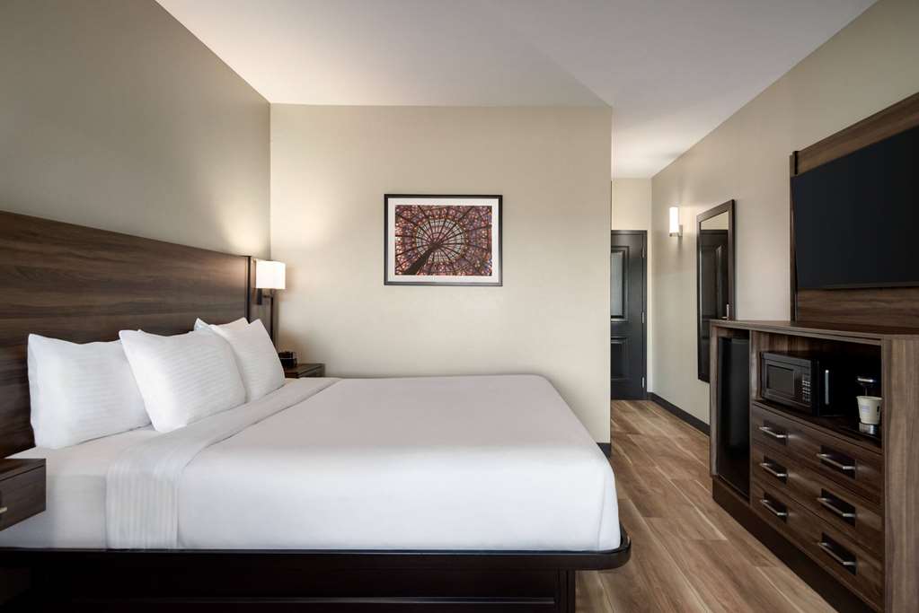 La Quinta Inn & Suites by Wyndham Gonzales LA - photo 25