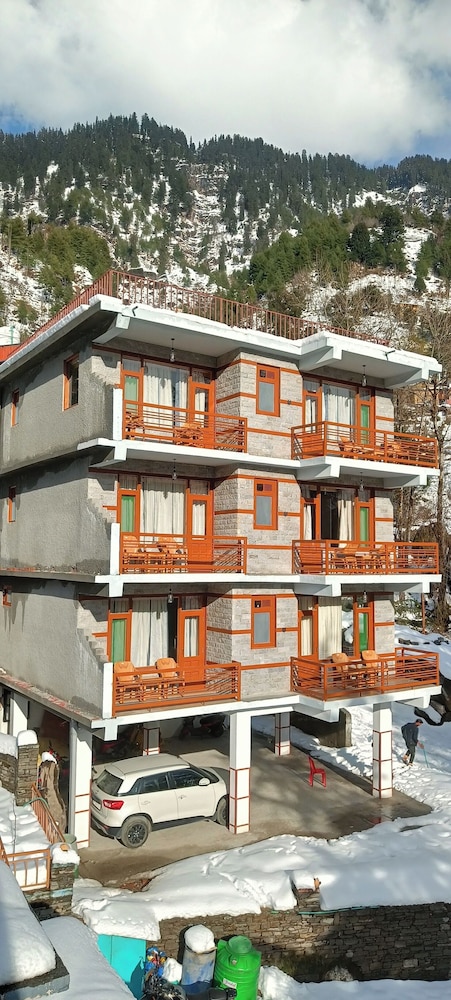 Hotel Nayra Manali - last minute hotel in Manali