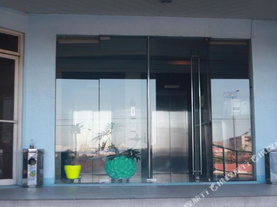 Airpod@Crowne Bay Tower — Unknown City — photo 2
