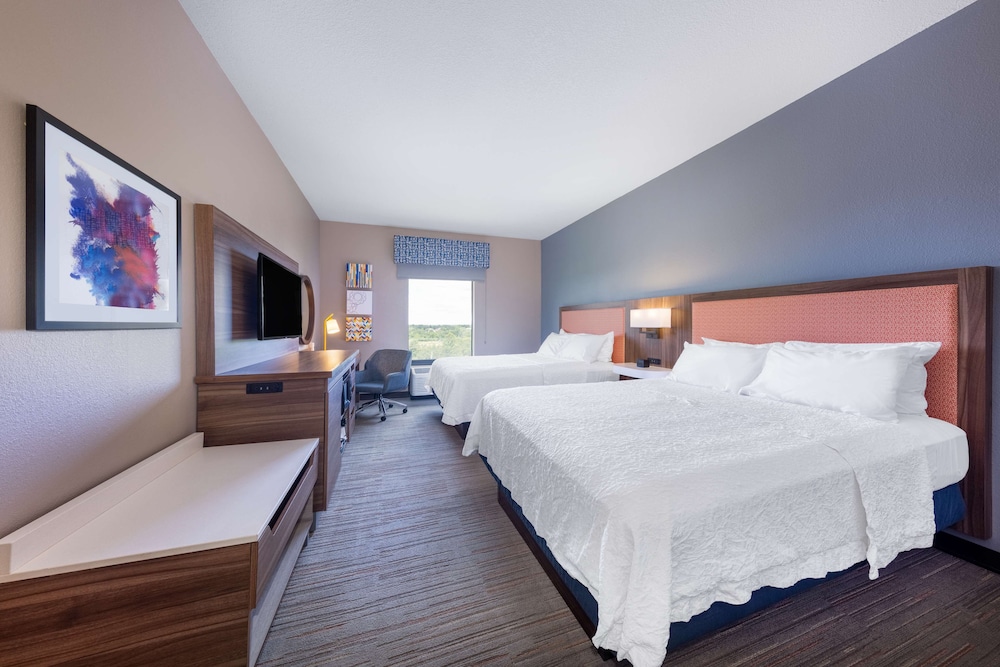 Hampton Inn St. Robert Ft. Leonard Wood - photo 25