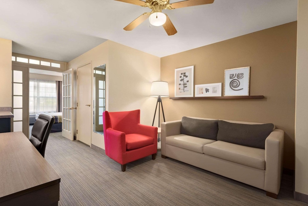 Country Inn & Suites by Radisson Milwaukee Airport WI - photo 14