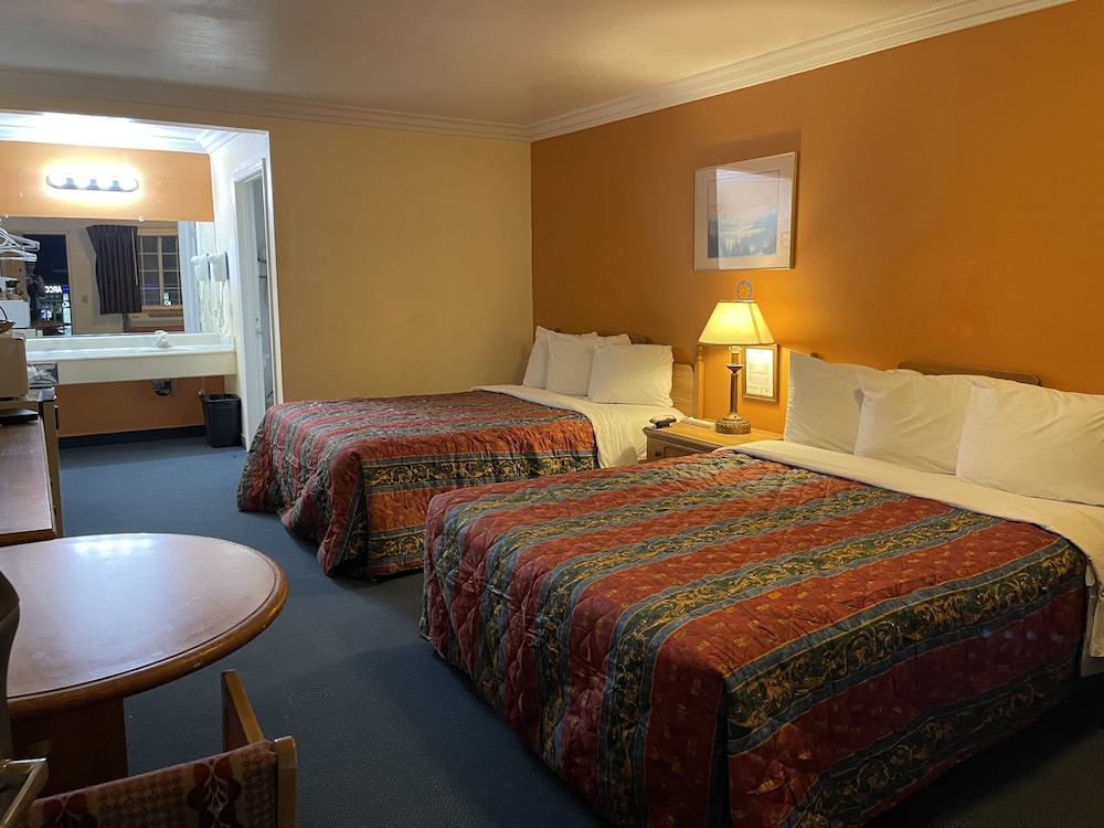 Aerospace Inn - photo 11
