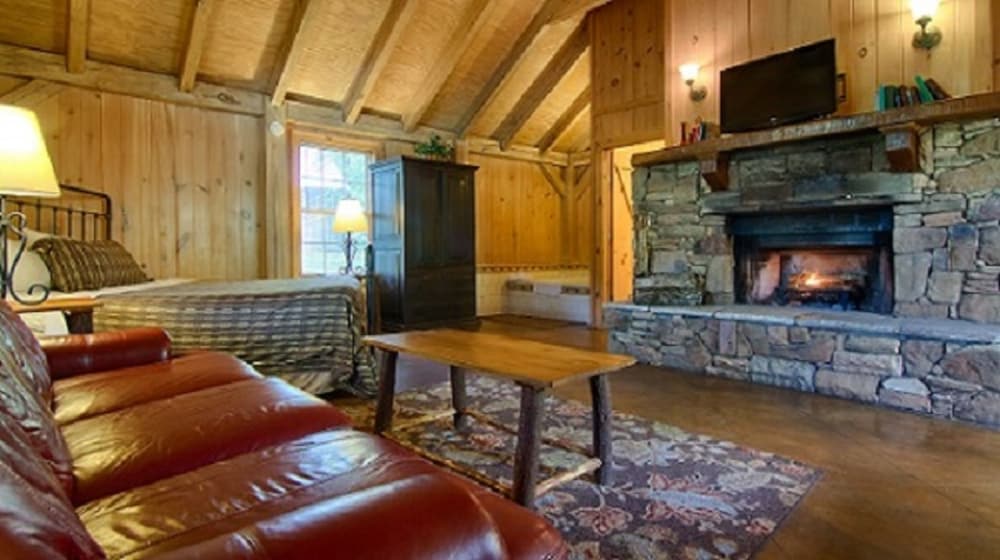 The Smokehouse Lodge and Cabins - photo 36