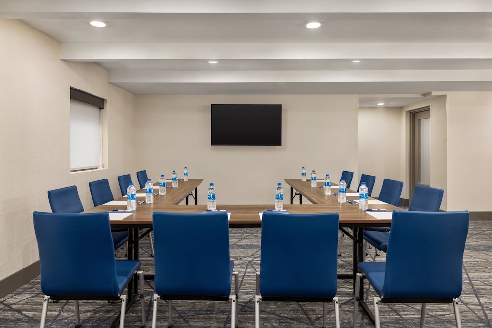 Holiday Inn Express & Suites Evansville Downtown By IHG - photo 45