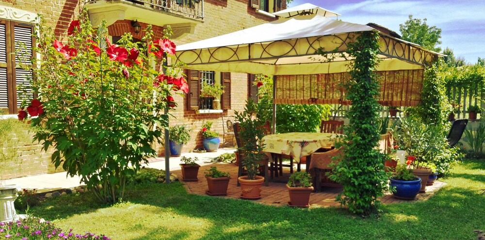 Cascina Bella Vista in Cantarana, Italy