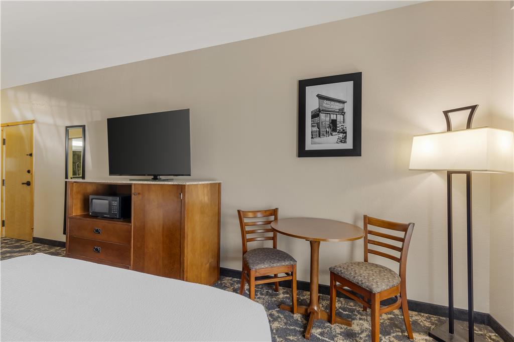 Best Western Plus Riverfront Hotel & Suites - photo 39