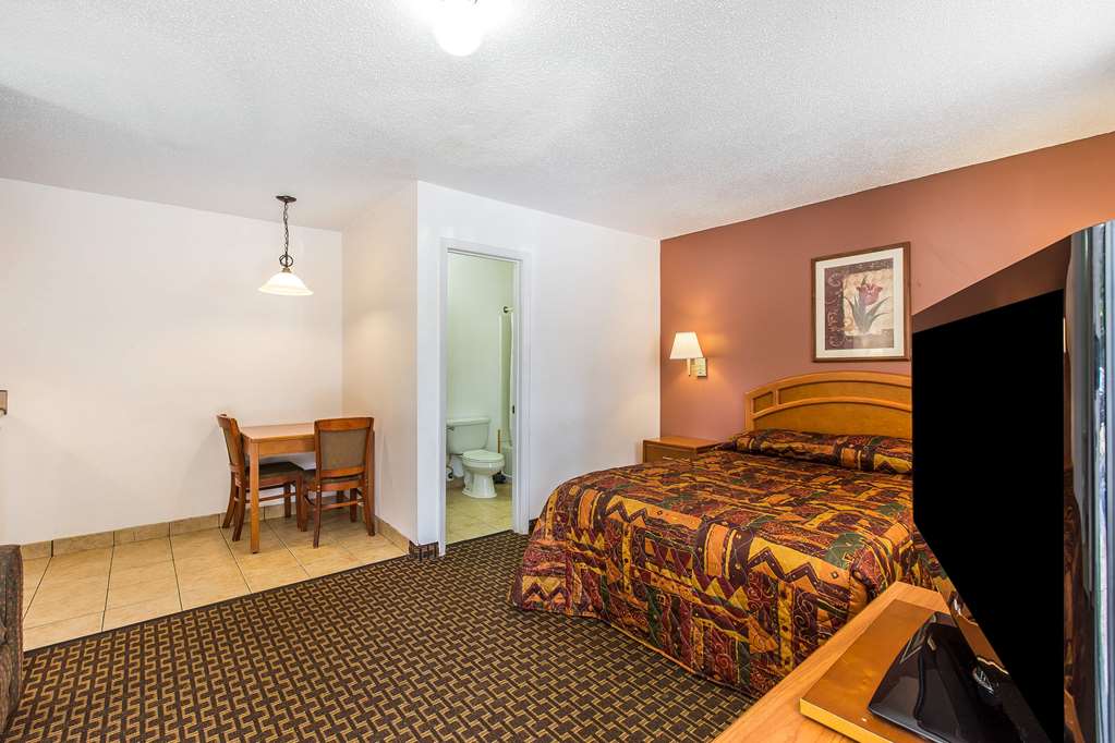Suburban Extended Stay Abercorn - photo 13