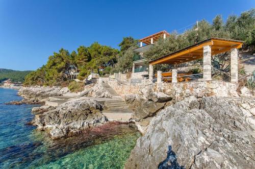 Apartments by the sea Prizba Korcula 18219 — 4-Star Luxury Hotel in Blato, Croatia
