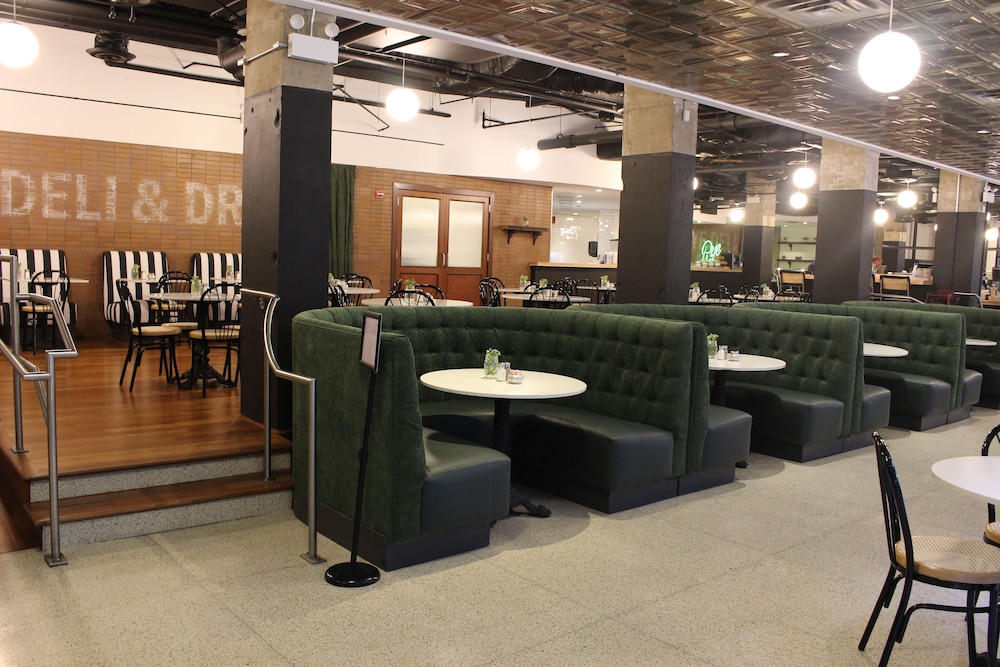 Crowne Plaza Chicago West Loop by IHG - photo 29