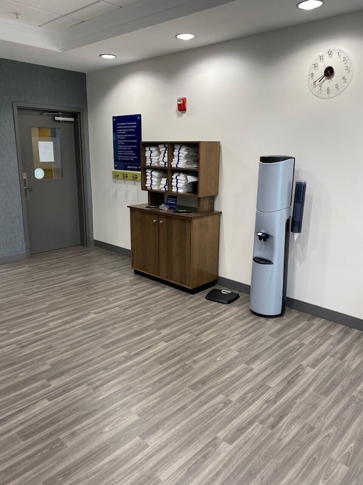 Hampton Inn & Suites Paducah - photo 29